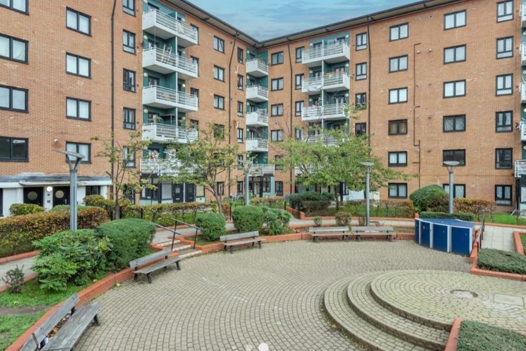 Bright, Nice Interior, Close To The City, 2 Bedroom Apartment Londra Dış mekan fotoğraf